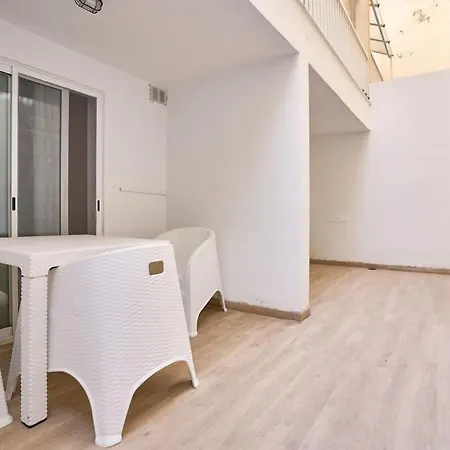 Lägenhet Urban Front - Walking Distance From Paceville And St George Bay *