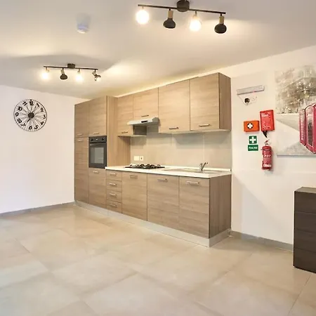 Apartmán Urban Front - Walking Distance From Paceville And St George Bay *