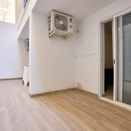 Apartmán Urban Front - Walking Distance From Paceville And St George Bay